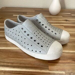 Size 3 / Girls’ Native Shoes